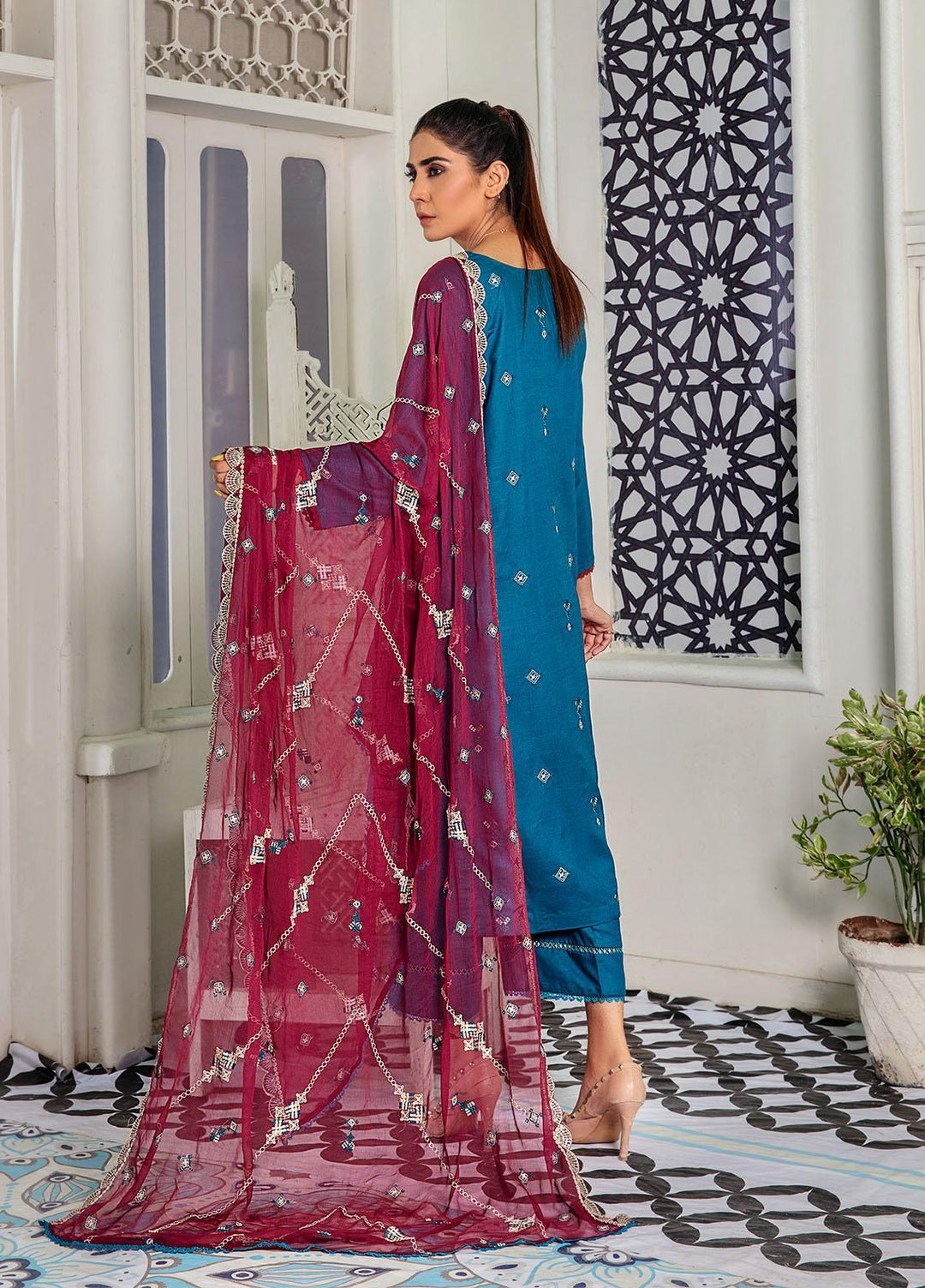 Noir By Humdum Embroidered Linen Suits Unstitched 3 Piece HD22N D-01 - Winter Collection