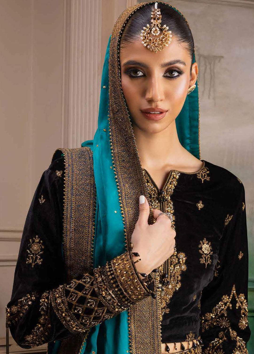 Noor-E-Chasham By Gul Ahmed Embroidered Velvet Suits Unstitched 3 Piece GA22NC-V2 NS-22038 - Luxury Collection