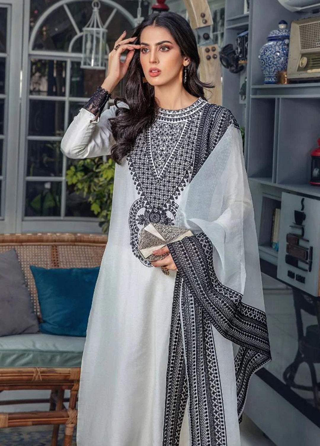 Malook By Shazia Ovais Pret Embroidered Raw Silk 3 Piece Suit MLK23NJ Deena