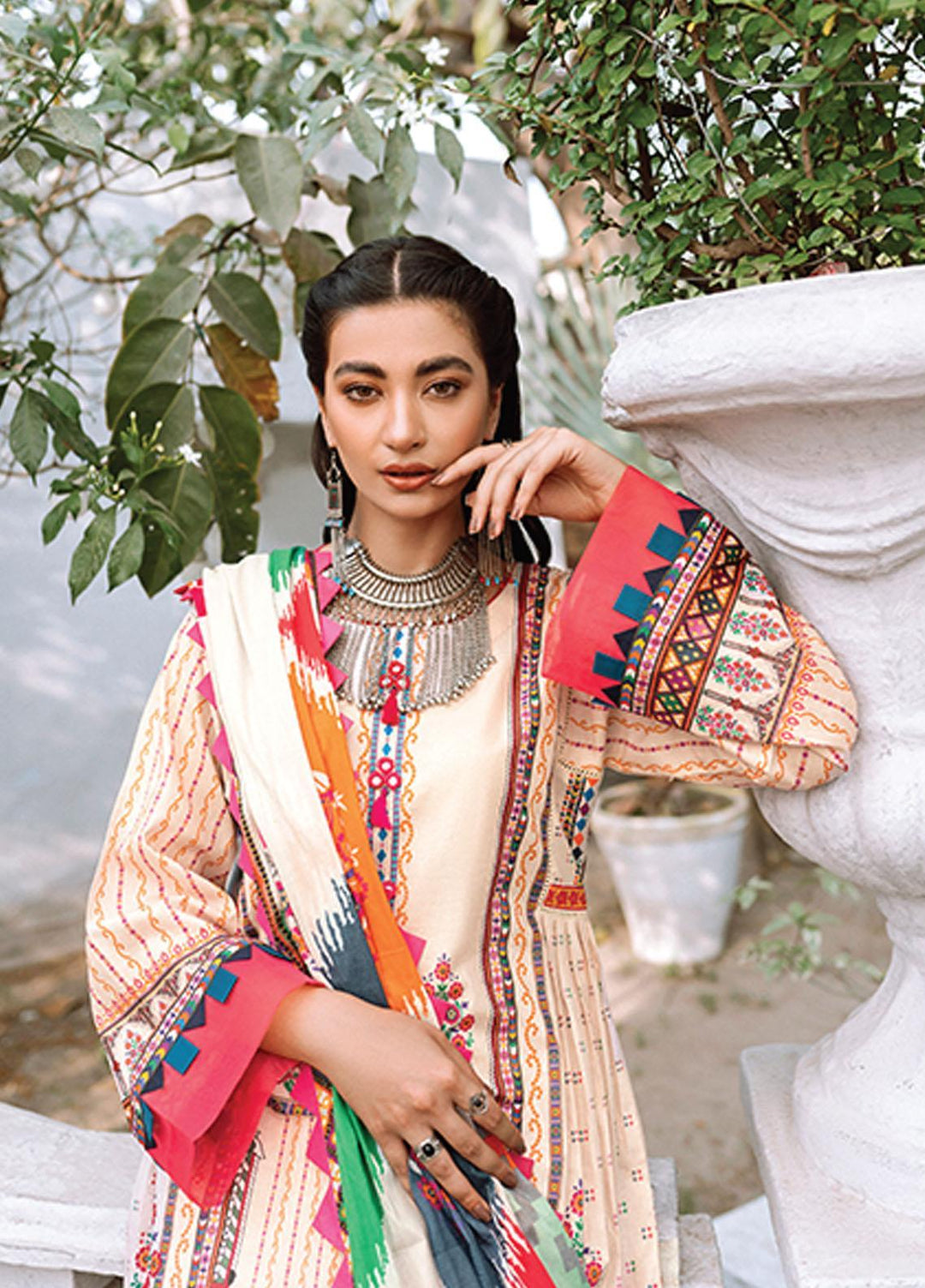 Noor Rani by Daud Abbas Printed Lawn Suits Unstitched 3 Piece DA22NR ...