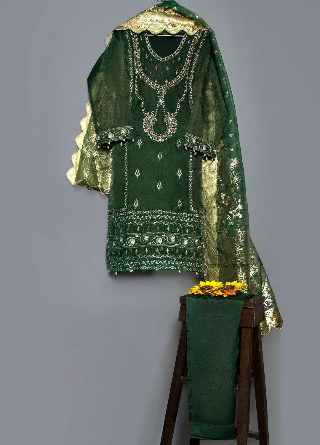 Noorangi Festive Pret  Organza 3 Piece Suit NR22GLB Zumar