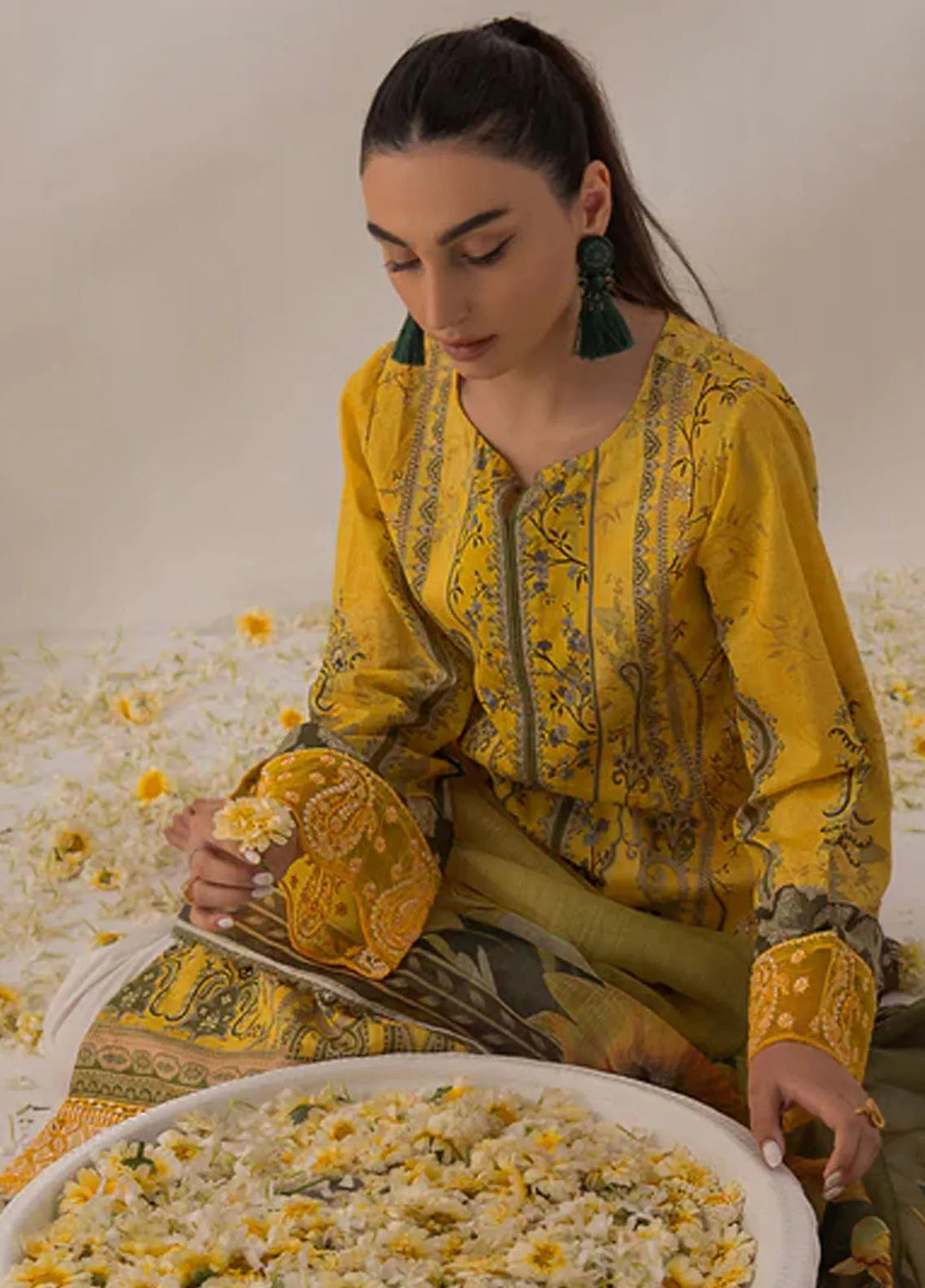 Nur By Shazme Printed Lawn Suit Unstitched 3 Piece SHZ24N SH-02 Daisy - Summer Collection