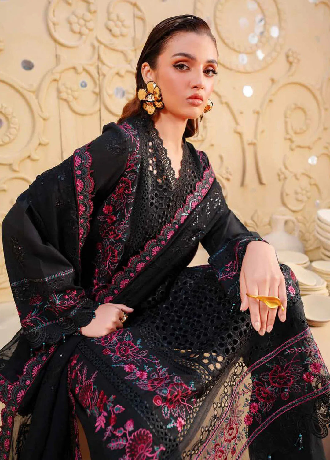 Nureh Embroidered Karandi Suits Unstitched 4 Piece NU25EK NE 135 - Winter Collection