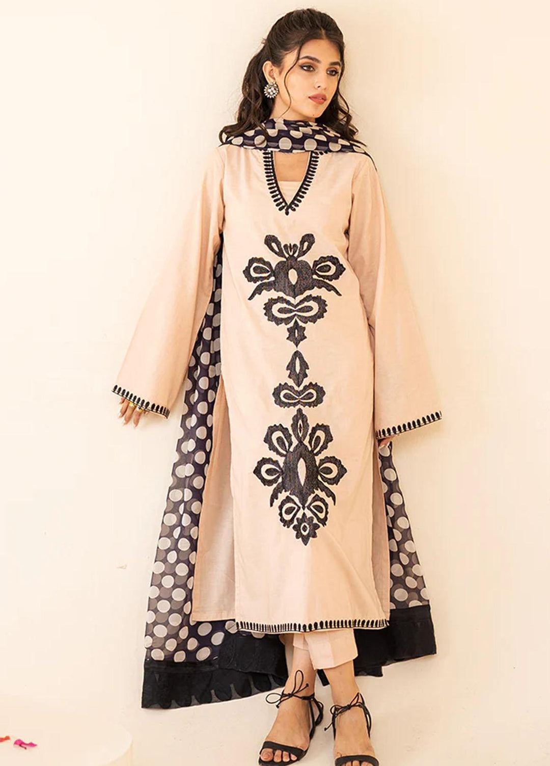 Omaya By Muraad Embroidered Lawn Suits Unstitched 3 Piece MU23O O-003 Elara - Summer Collection