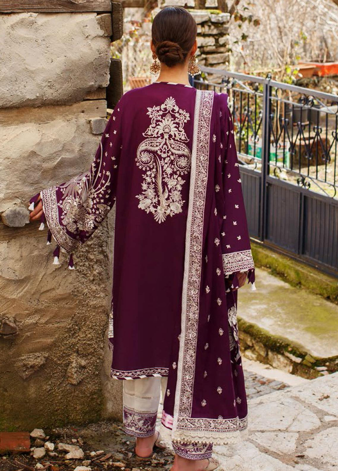 Elan Embroidered Lawn Suits Unstitched 3 Piece EL21OR EL21-13-A Emira - Summer Collection