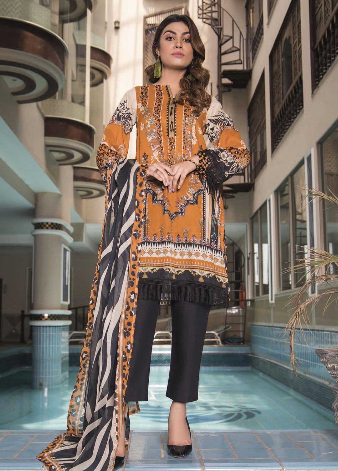 Oture Printed Lawn Stitched 3 Piece Suit OD3S21009