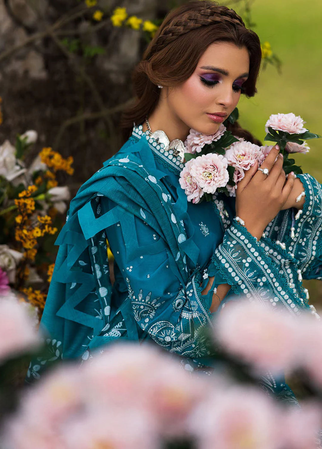 Paras by Pasha Pret Embroidered Lawn 3 Piece Suit PR-12 Sapphire Bloom