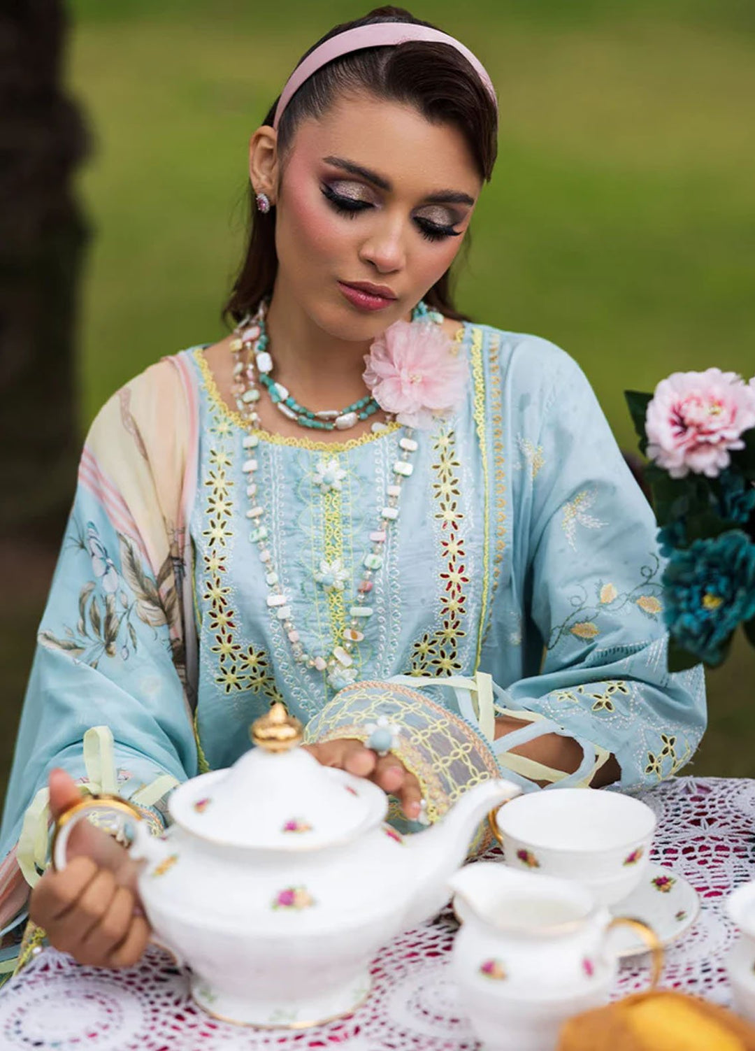 Paras by Pasha Pret Embroidered Lawn 3 Piece Suit PR-13 Crystal Bloom