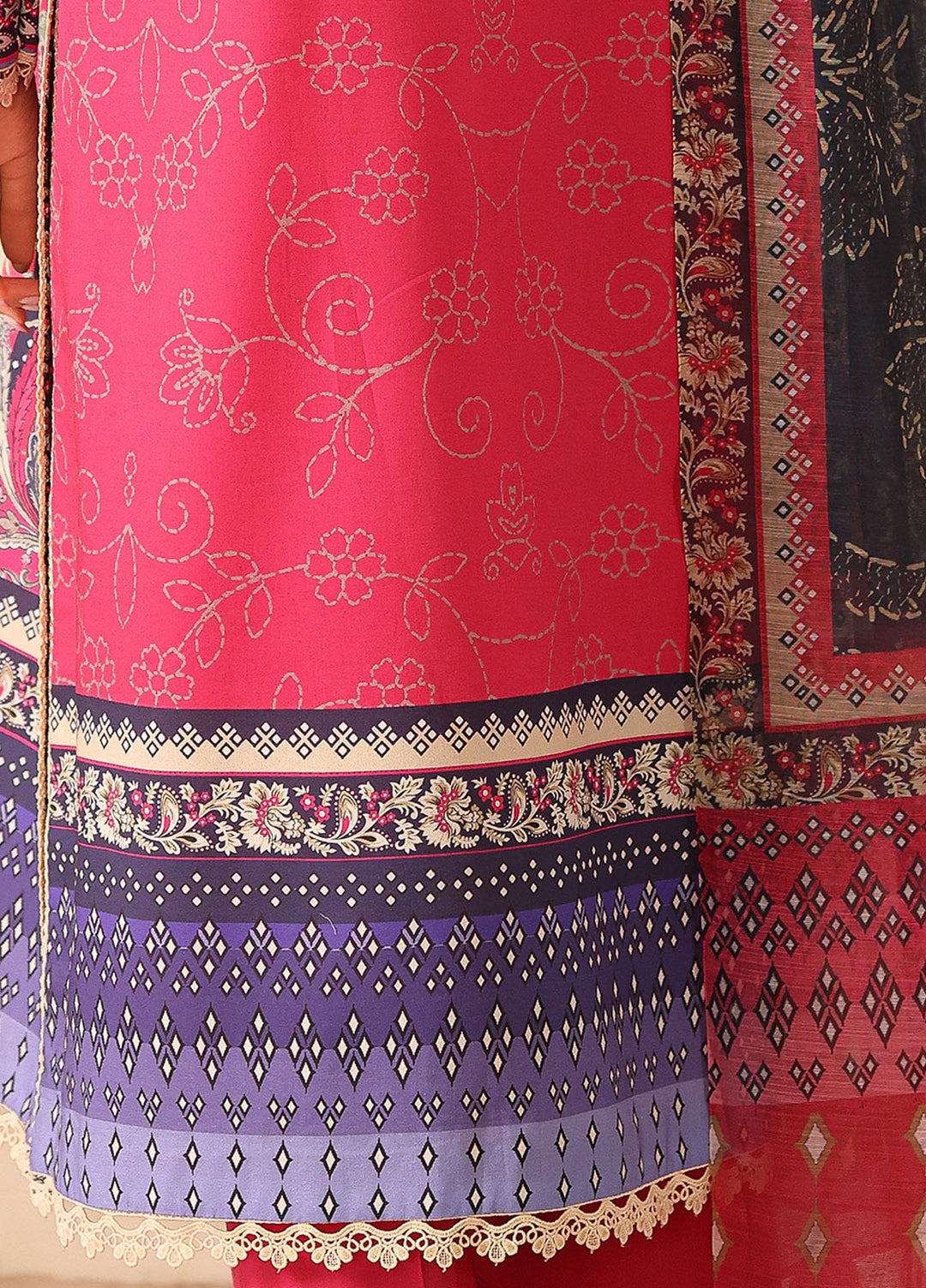 Pareesa by Roheenaz Printed Cambric Suits Unstitched 3 Piece RN25P RNZ-03 A Rameen - Summer Collection