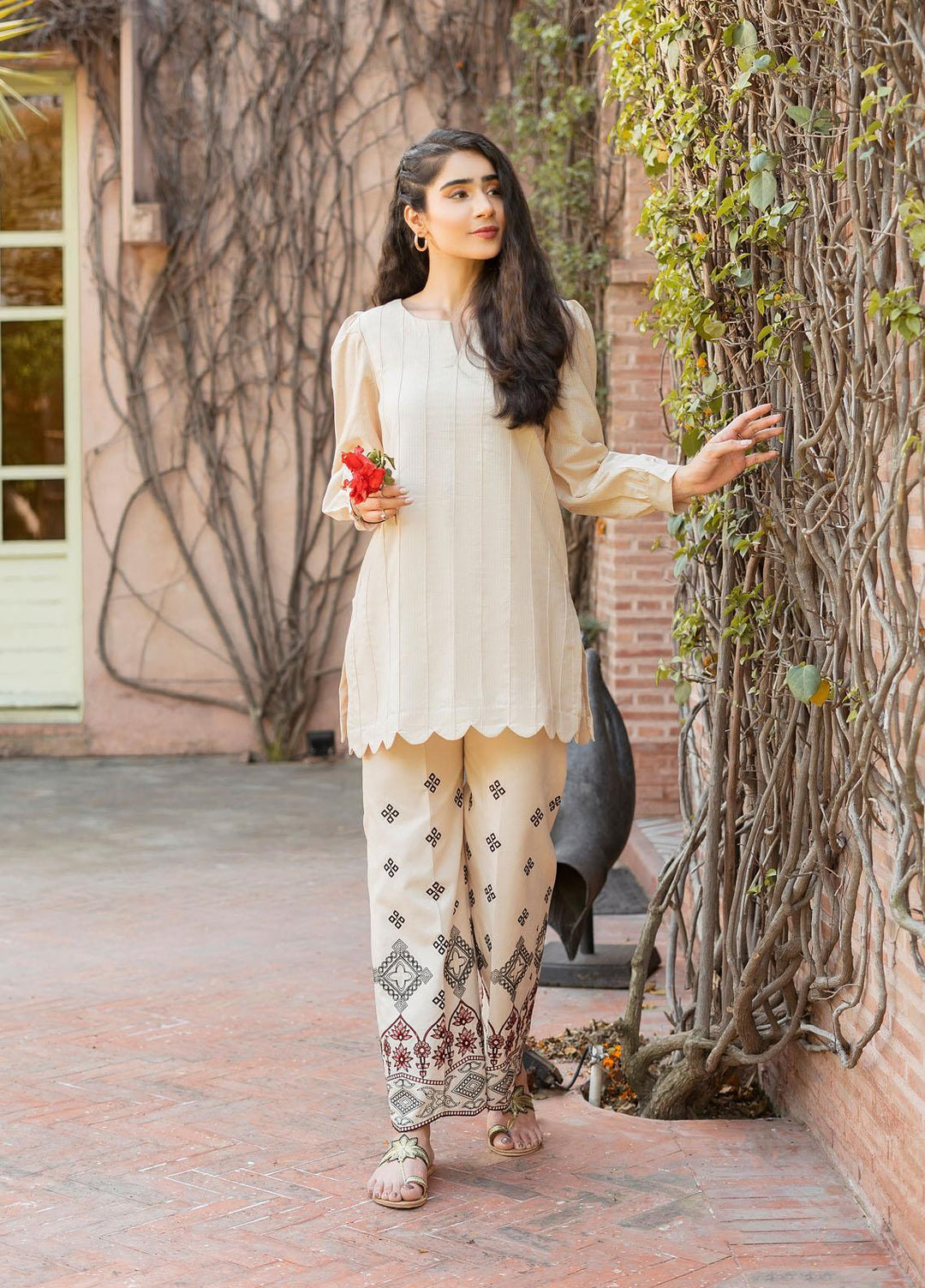Parishay Casual Pret  Lawn 2 Piece Suit PRS22SP Winter White