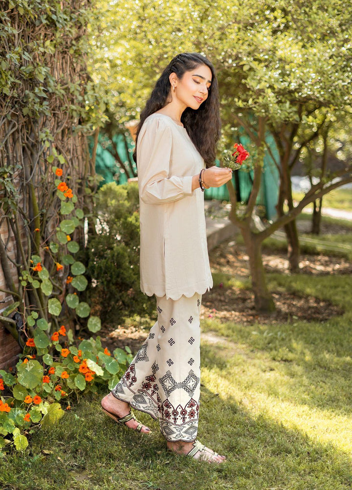 Parishay Casual Pret  Lawn 2 Piece Suit PRS22SP Winter White