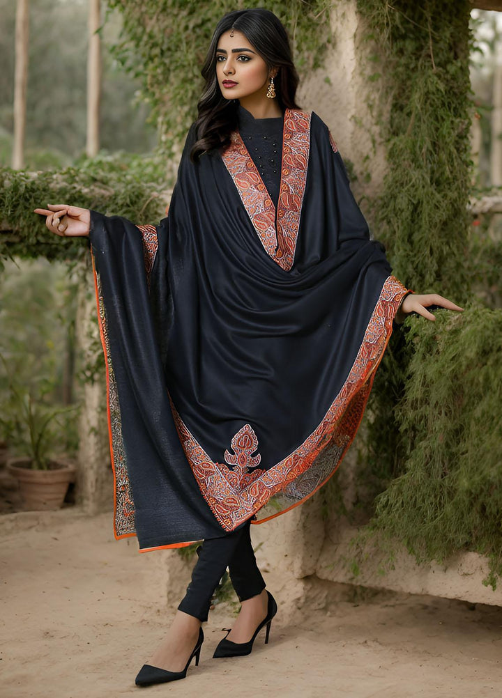 Sanaulla Exclusive Range  Pashmina  Mama D-18 Black - Women Shawls