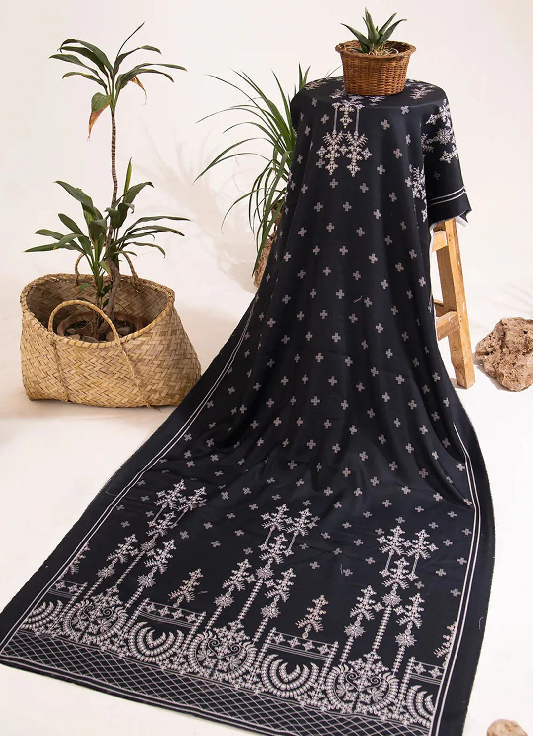 Pashmire Shawl PM24A Noir - Shawl Collection
