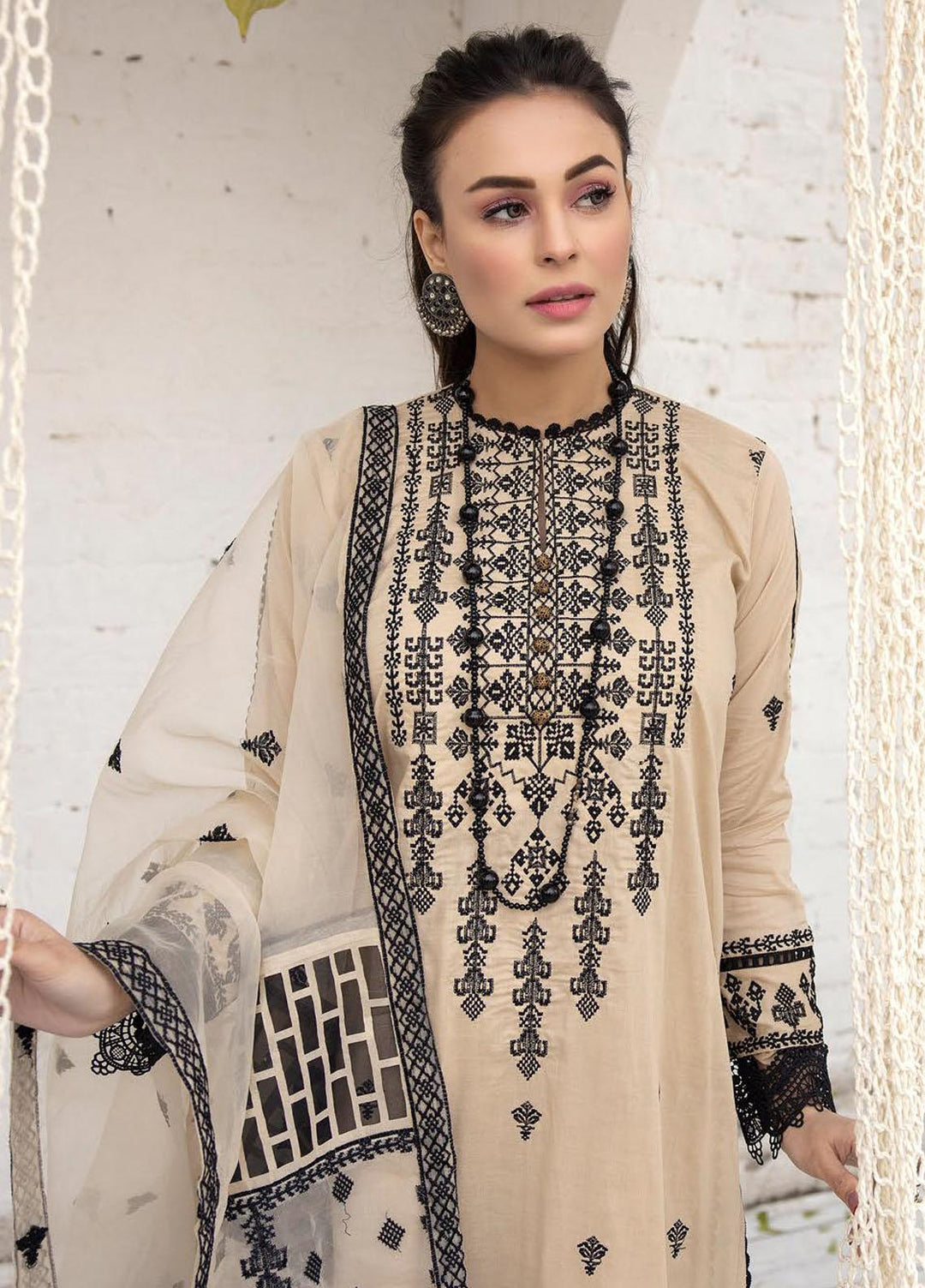 Pearl Executive By Riaz Arts Embroidered Lawn Suits Unstitched 3 Piece RA23PE D4 - Summer Collection