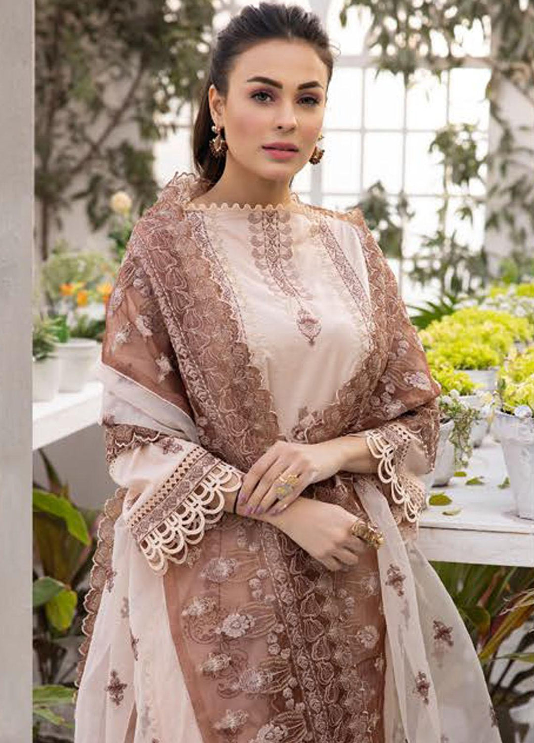 Pearl Executive By Riaz Arts Embroidered Lawn Suits Unstitched 3 Piece RA23PE D6 - Summer Collection
