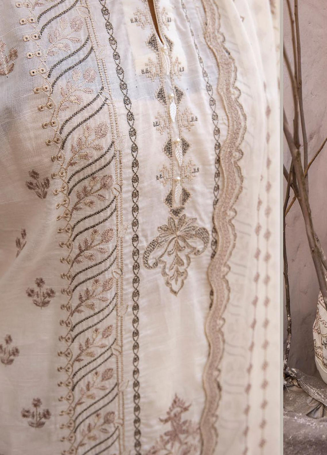 Pehnawa By Aalaya Embroidered Lawn Suits Unstitched 3 Piece ALY23P D-06 - Summer Collection