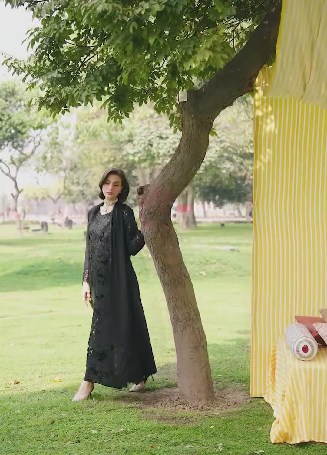 Nilofer by Mahnur Unstitched Embroidered Luxury Lawn 3 Piece Suit MN26ULN N-14 - Summer Collection