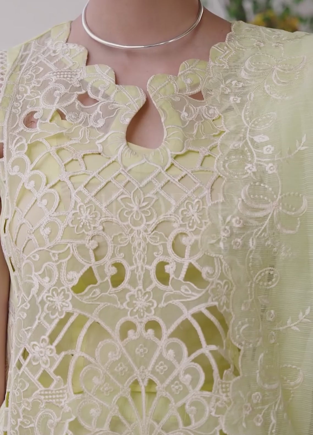 Nilofer by Mahnur Unstitched Embroidered Luxury Lawn 3 Piece Suit MN26ULN N-7 - Summer Collection