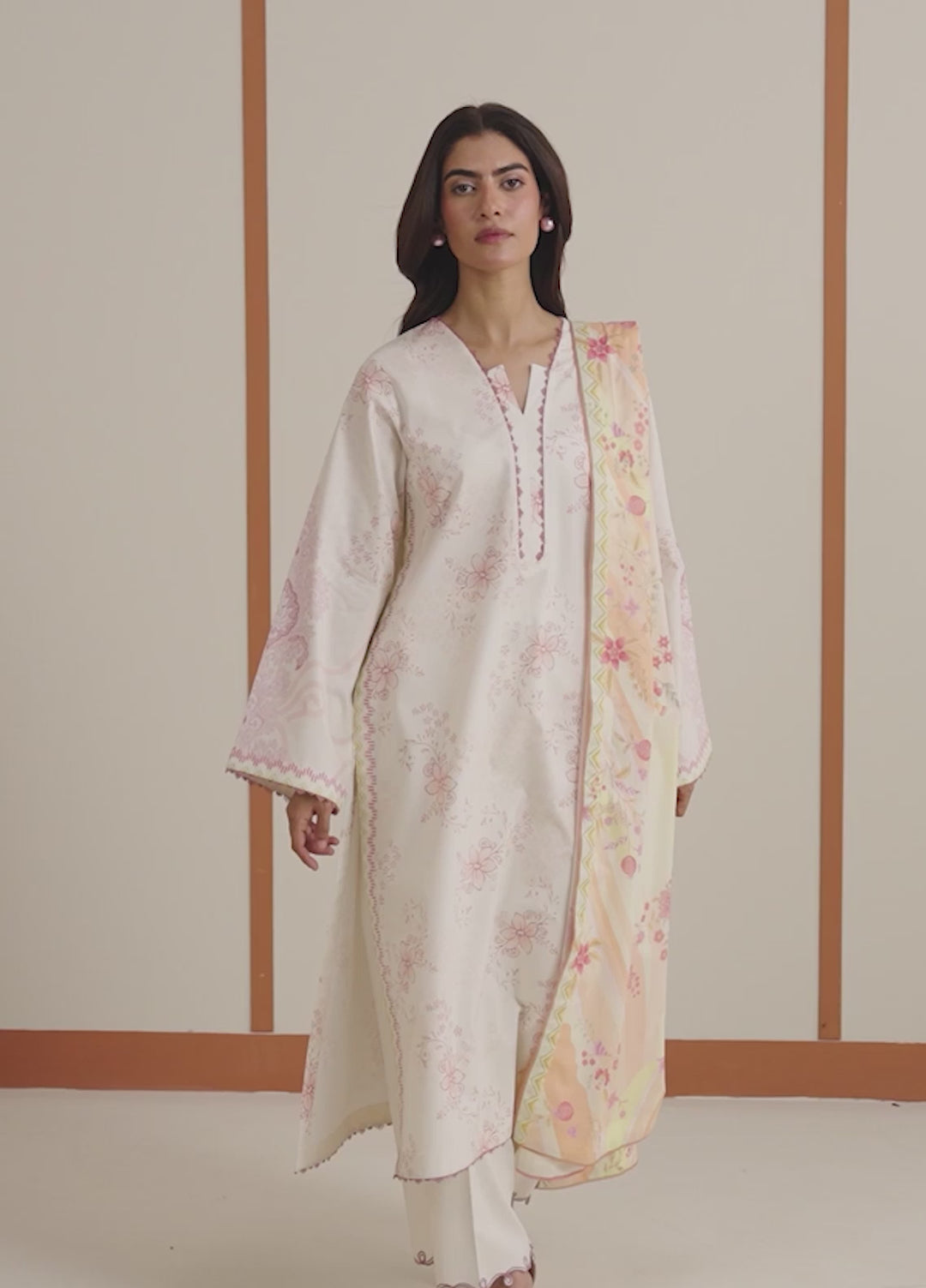 Seran Essentials Unstitched Printed Lawn 3 Piece Suit SN26UEL Maelle D-06 - Lawn Collection