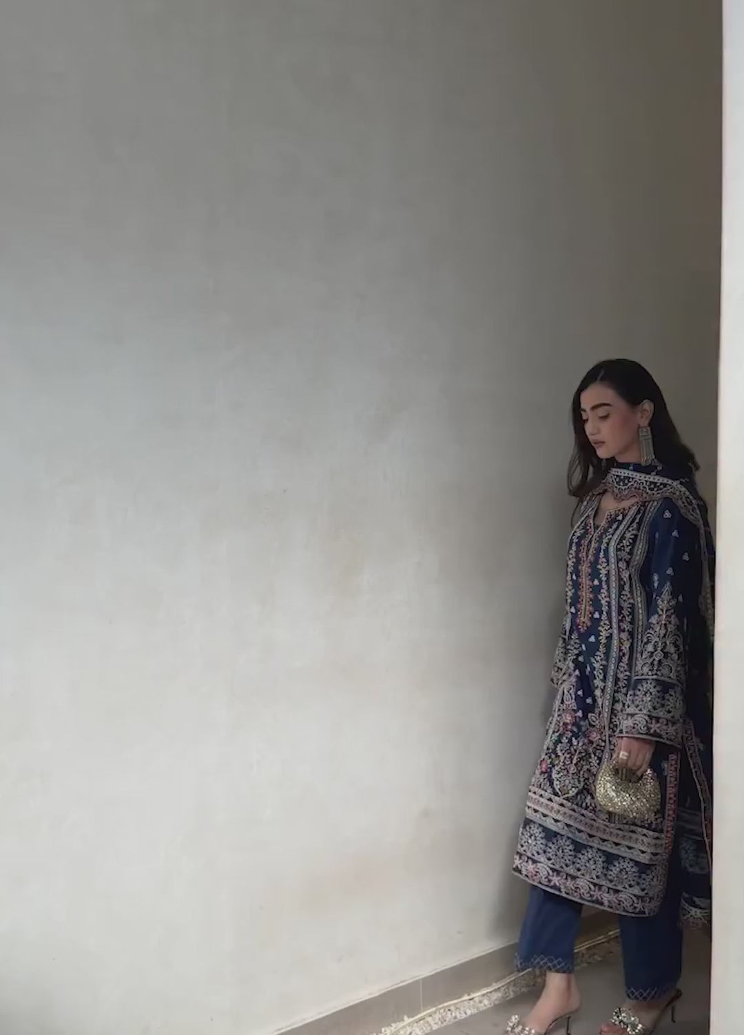 Gulaal Unstitched Embroidered Luxury Lawn 3 Piece Suit GL26USL VELMIRA LL-16 - Festive Collection