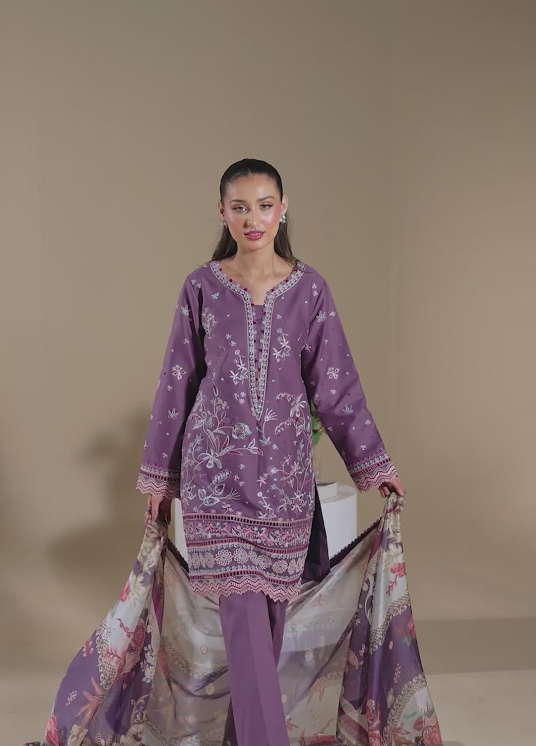 La Elise Women RTW Embroidered Lawn 3 Piece Suit P000278 Nahl - Casual Collection