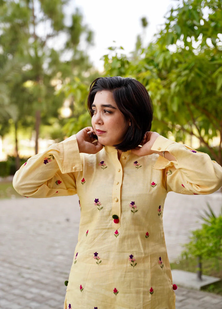 Mehr by Syah Women RTW Embroidered Linen 3 Piece Suit Zeen Festive Collection