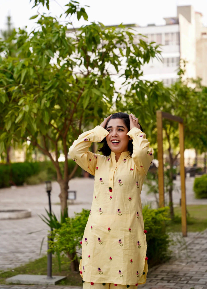 Mehr by Syah Women RTW Embroidered Linen 3 Piece Suit Zeen Festive Collection