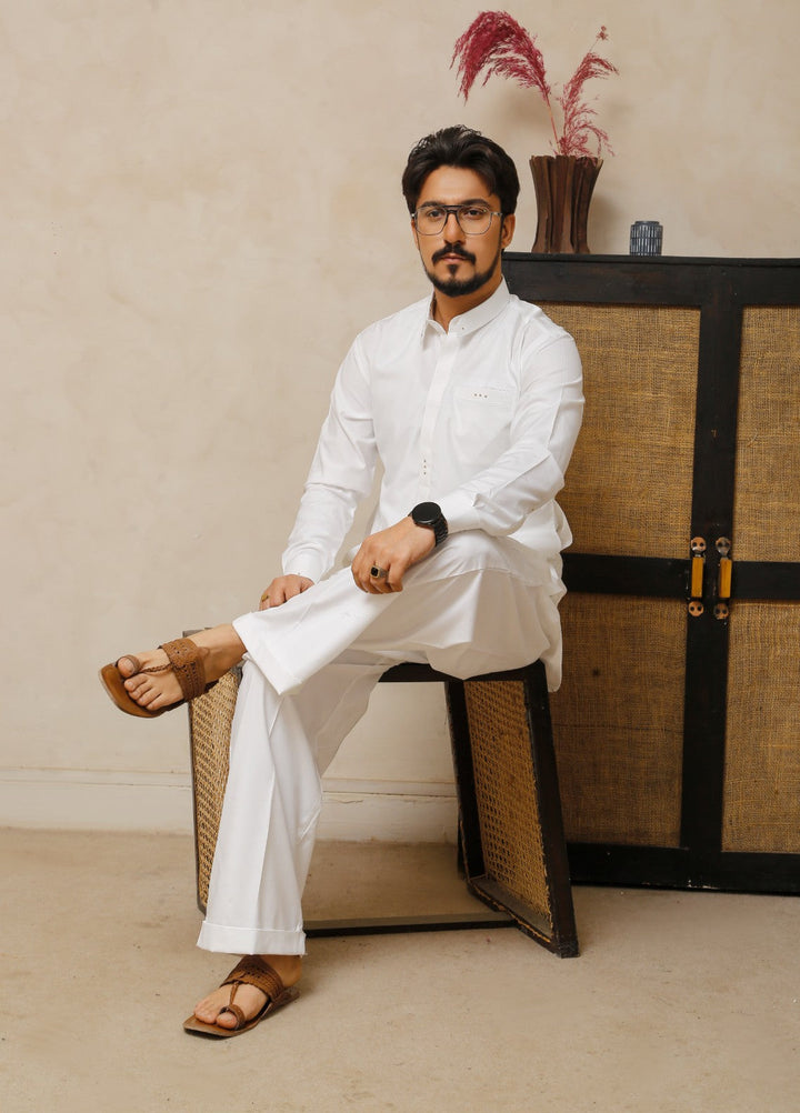 Modern Edge Republic Mens RTW Solids Wash N Wear 2 Piece Suit Shining White ER 806 Festive Collection