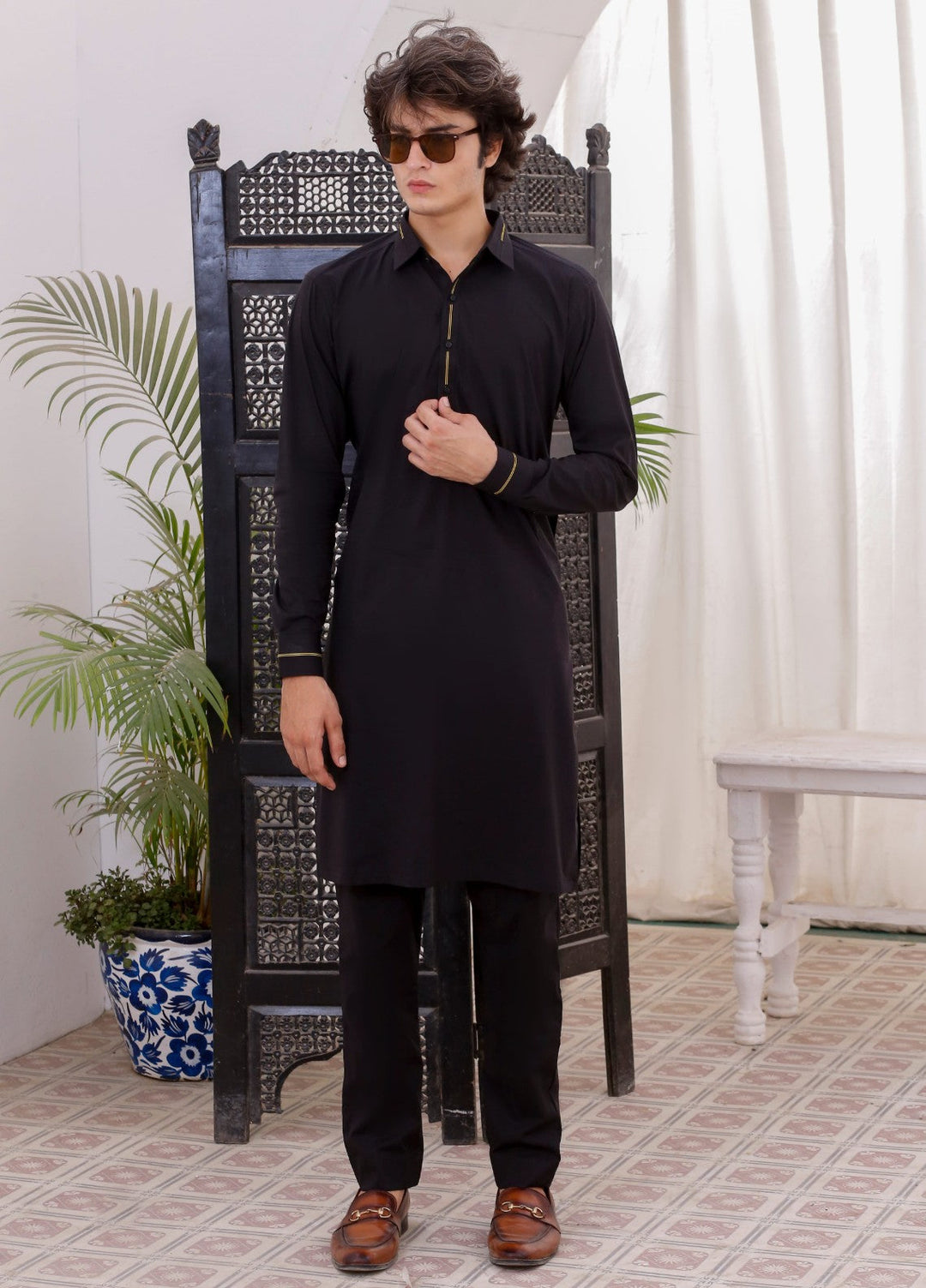 Modern Edge Republic Mens RTW Solids Wash N Wear 2 Piece Suit Black ER 793 Festive Collection