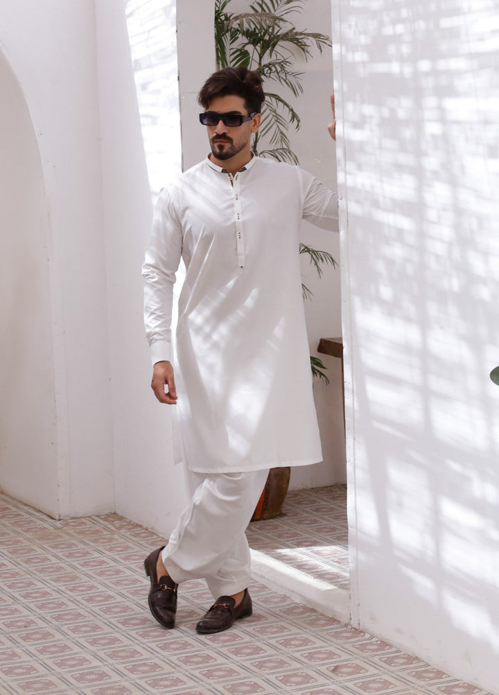 Modern Edge Republic Mens RTW Solids Wash N Wear 2 Piece Suit White ER 790 Festive Collection