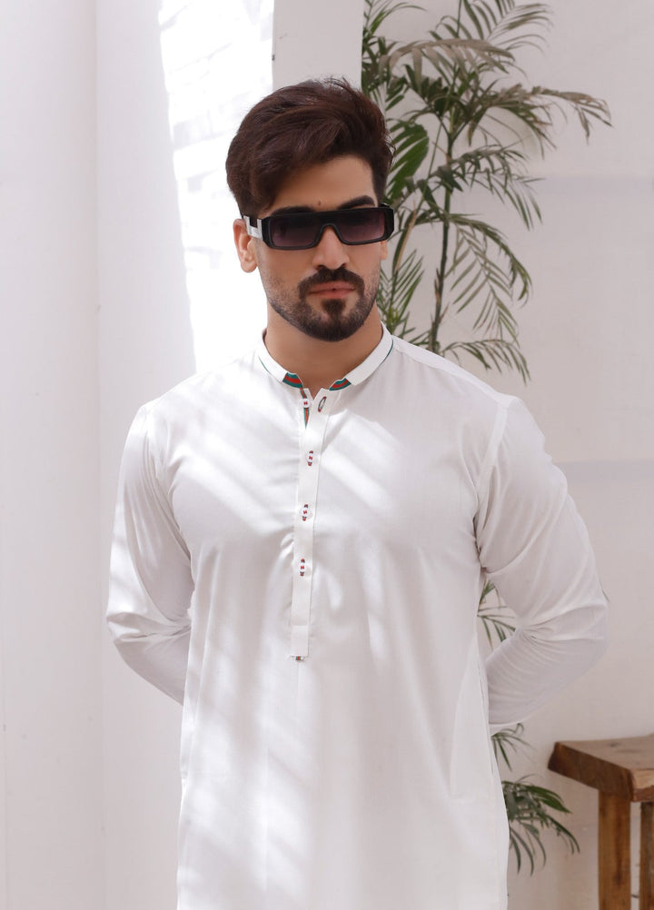 Modern Edge Republic Mens RTW Solids Wash N Wear 2 Piece Suit White ER 790 Festive Collection