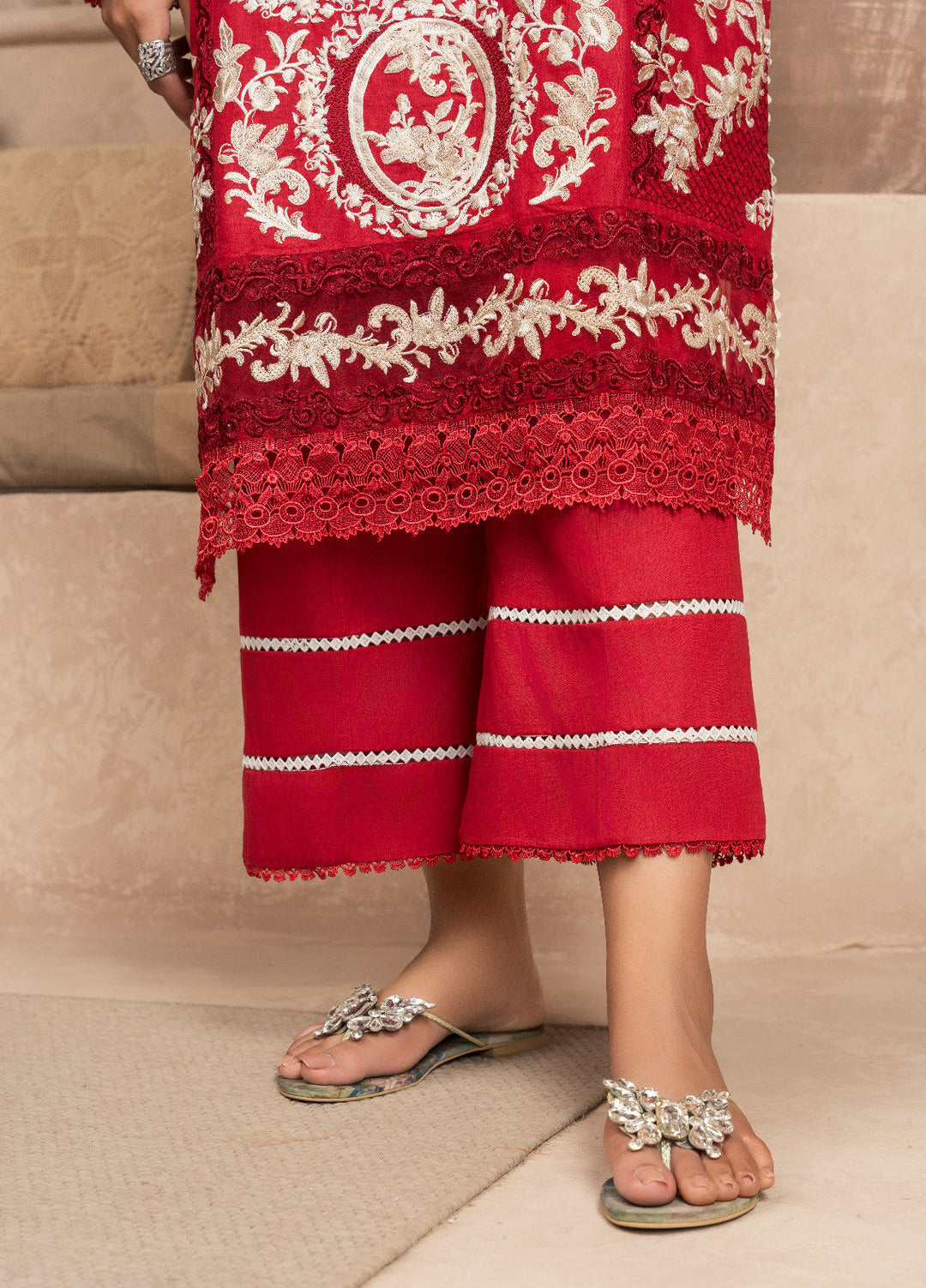 Haniya Mahnoor Pret Embroidered Lawn 3 Piece Suit Scarlet