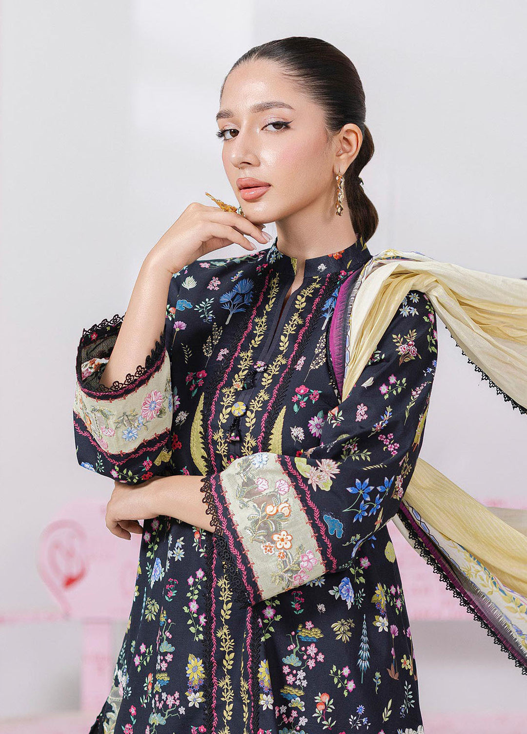 Q Prints by Qalamkar Embroidered Lawn Suits Unstitched 3 Piece QLM25QP D-09 B Paige - Summer Collection