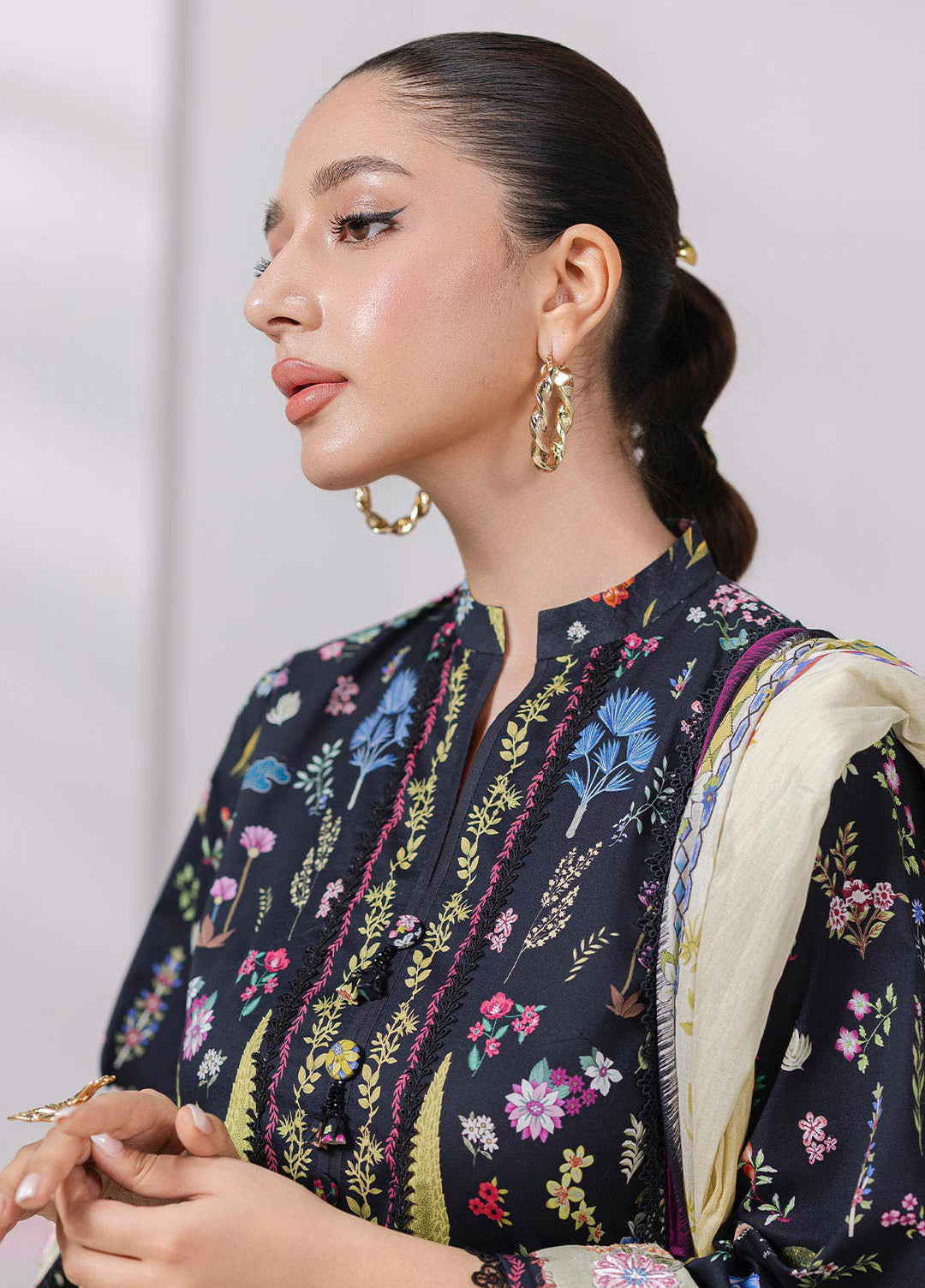 Q Prints by Qalamkar Embroidered Lawn Suits Unstitched 3 Piece QLM25QP D-09 B Paige - Summer Collection