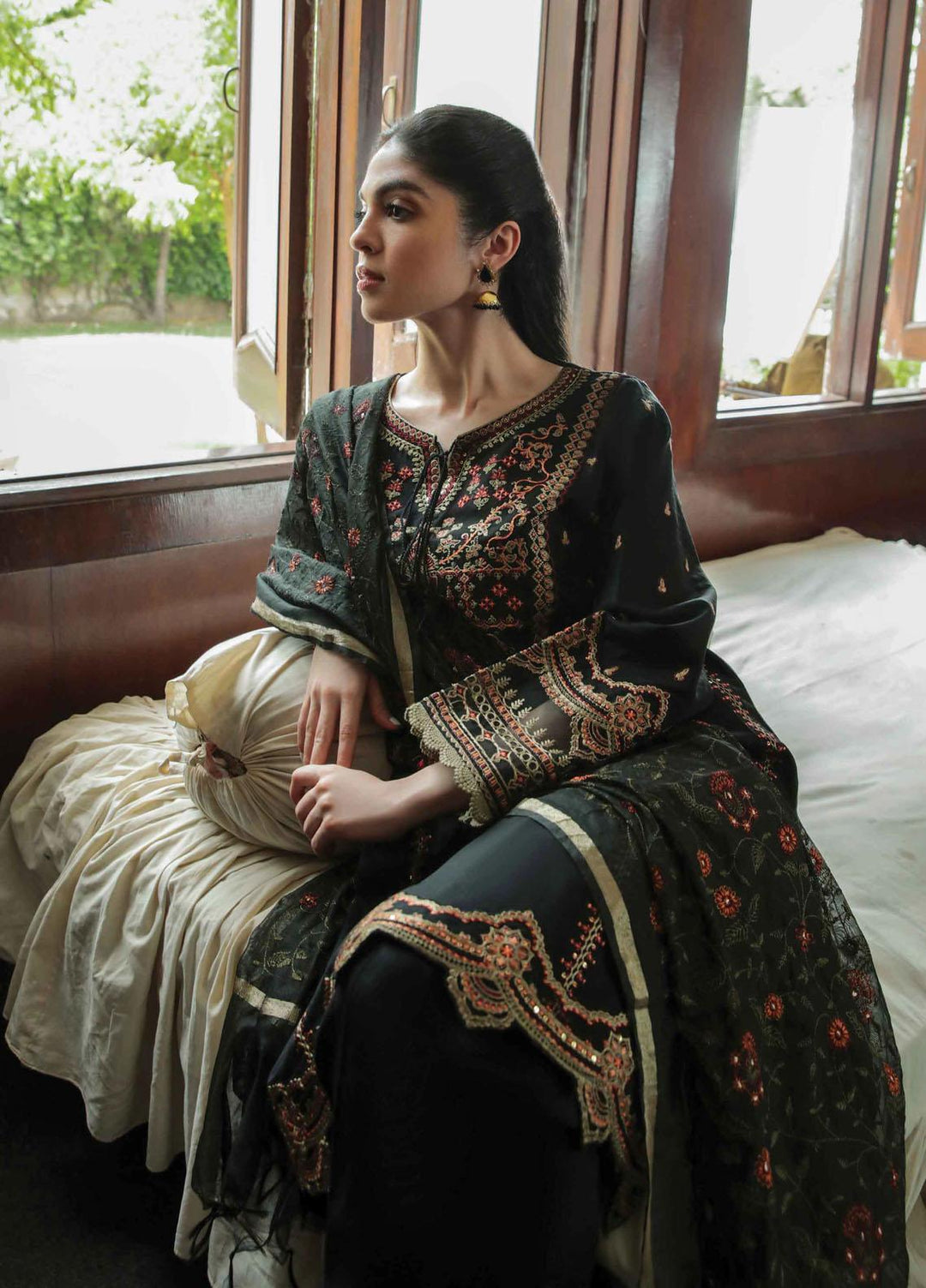 Dastak By Qalamkar Embroidered Lawn Suits Unstitched 3 Piece QLM22QD AQ 01 Zareen - Summer Collection