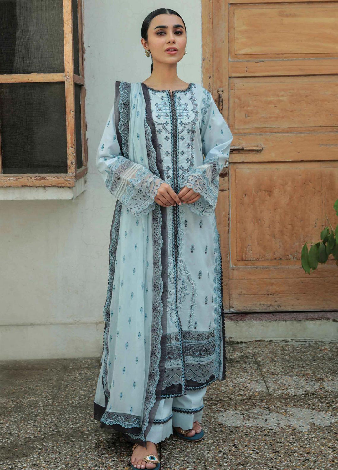 Dastak By Qalamkar Embroidered Lawn Suits Unstitched 3 Piece QLM22QD AQ 05 Feroza - Summer Collection