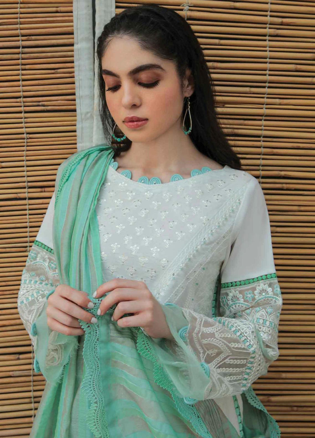 Dastak By Qalamkar Embroidered Lawn Suits Unstitched 3 Piece QLM22QD AQ 09 Naila - Summer Collection