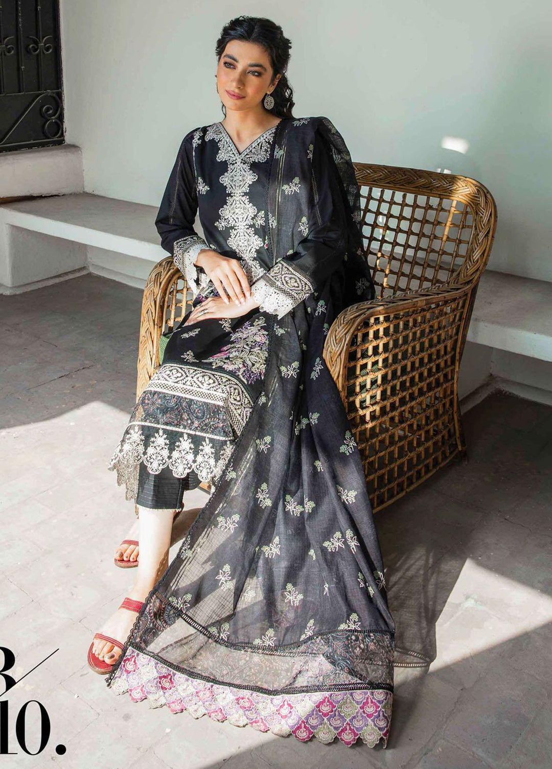 Qline By Qalamkar Embroidered Lawn Suits Unstitched 3 Piece QLM22S QB-10 Jeanne - Summer Collection