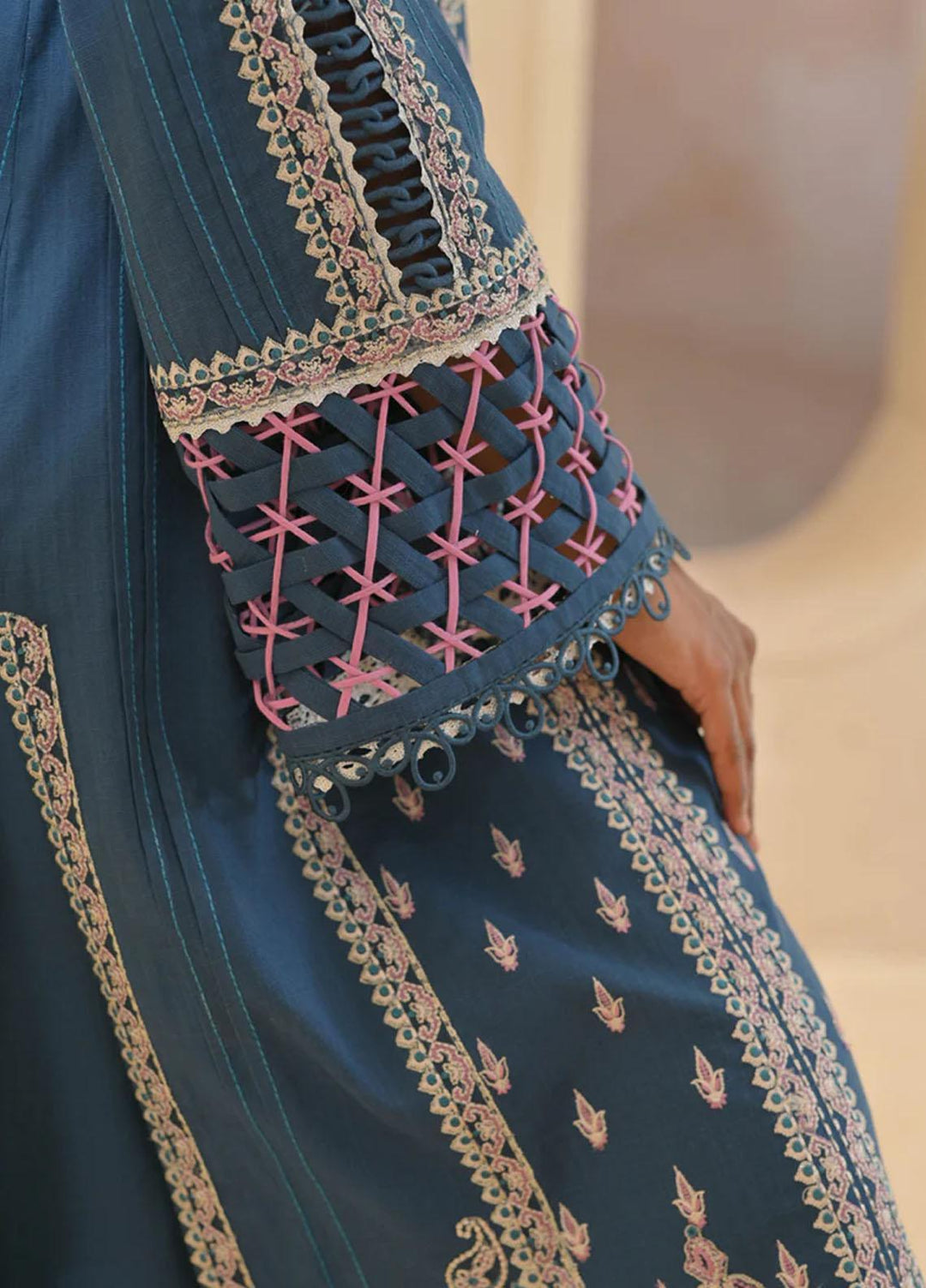 Qalamkar Pret Embroidered Karandi 3 Piece Suit QL22WP KP-01  SAGE