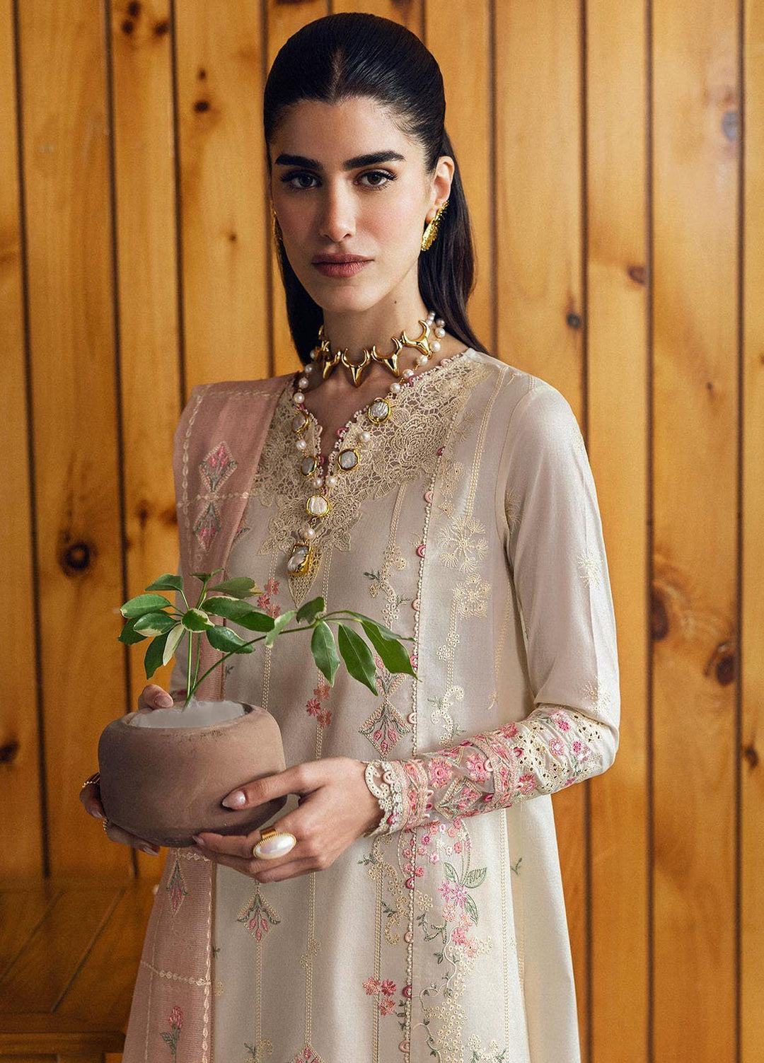 Qlinekari by Qalamkar Embroidered Lawn Suits Unstitched 3 Piece QLM25QK DC-07 Tyrah - Summer Collection