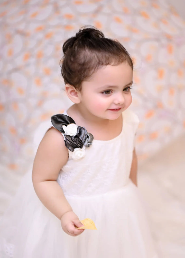 Qurratulain Saqib Pret Embroidered Shirt White Snow