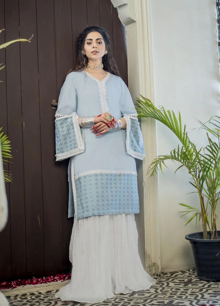 Nuriyaa Luxury Pret Embroidered Lawn 2 Piece NR21RY Aasman-e-Bahr