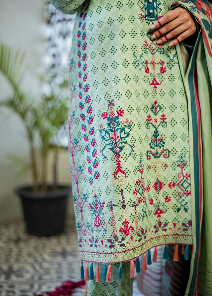 Nuriyaa Luxury Pret Embroidered Chikankari 3 Piece NR21RY Chashme- Sabz