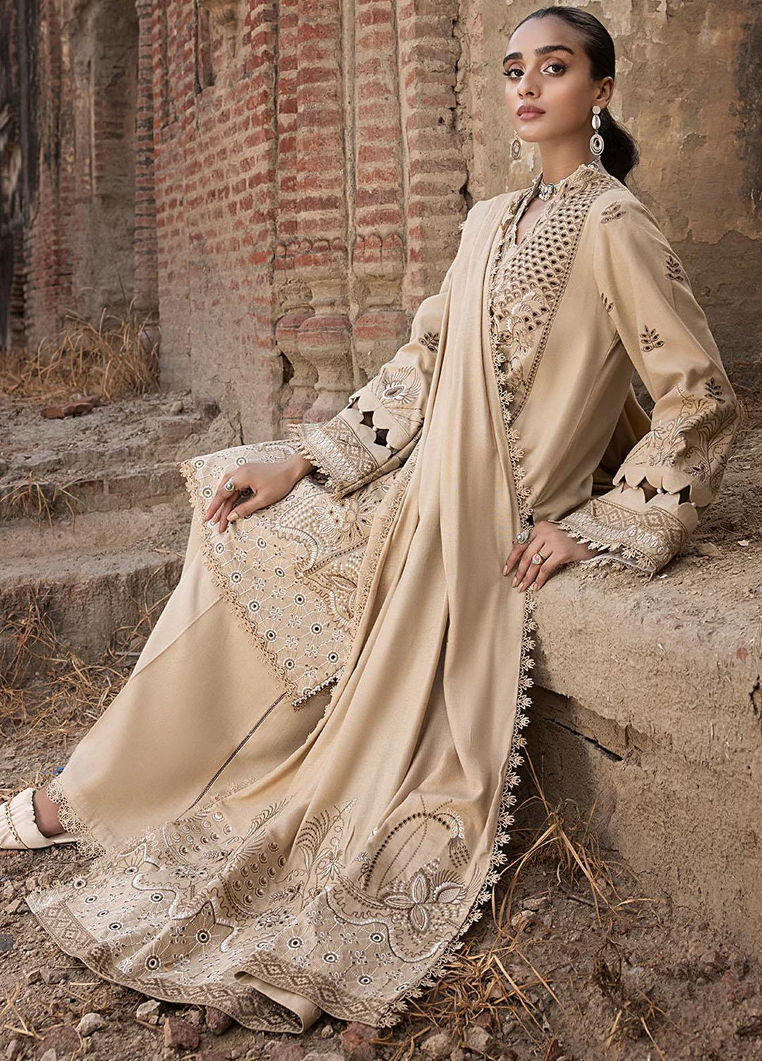 Raahi By Izel Embroidered Fiber Suits Unstitched 3 Piece IZL23RH Zarish - Winter Collection