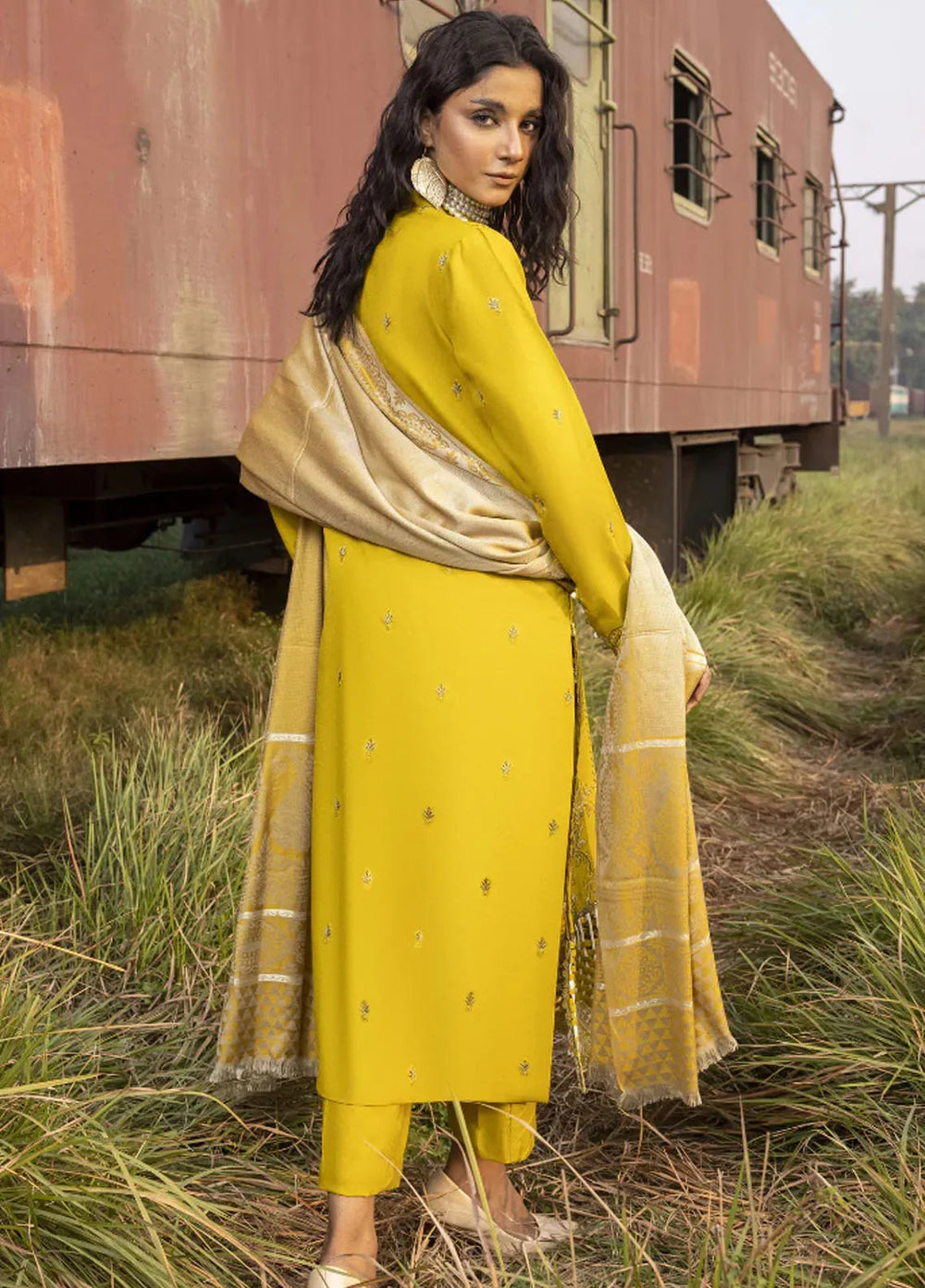 Rahgeer by Humdum Embroidered Wool Suit Unstitched 3 Piece D-02 - Winter Collection