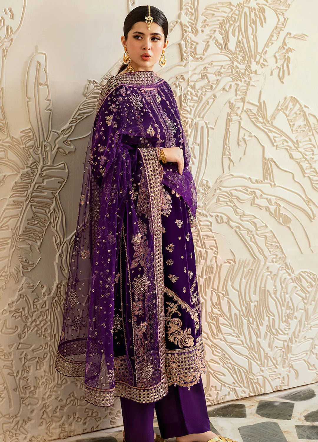 Ramsha Embroidered Velvet Suit Unstitched 3 Piece RSH24VL V-602 - Luxury Collection