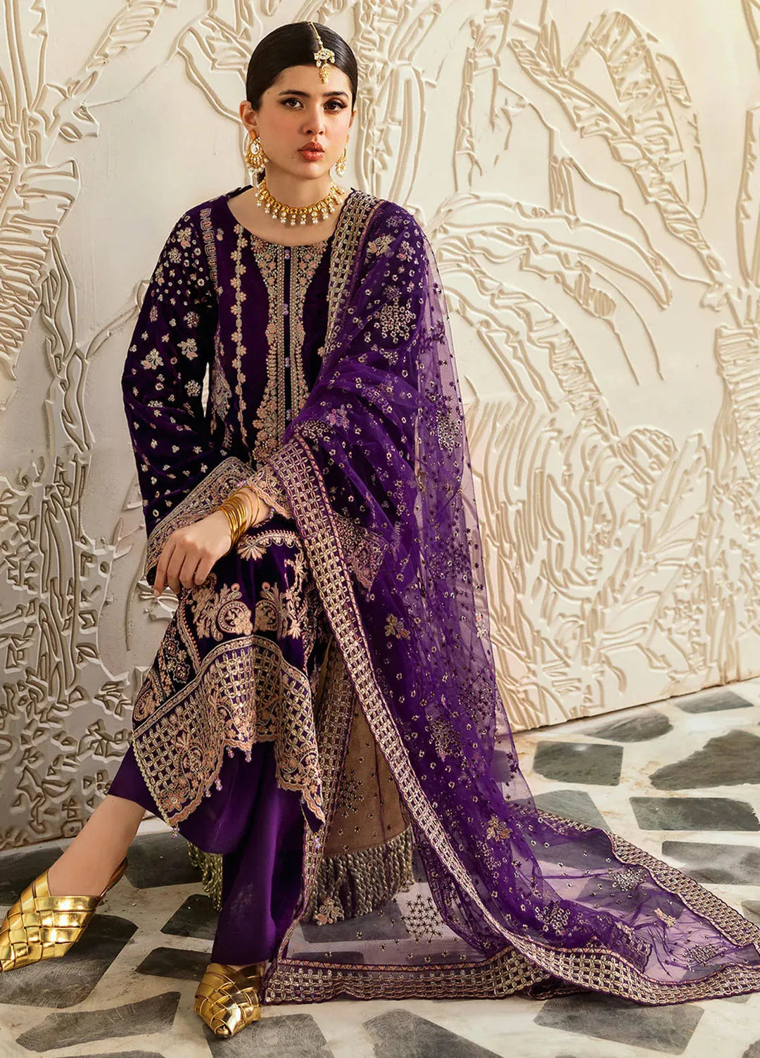 Ramsha Embroidered Velvet Suit Unstitched 3 Piece RSH24VL V-602 - Luxury Collection