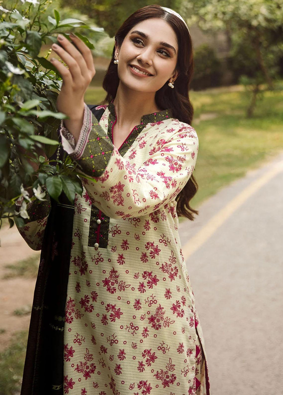 Rang By Motifz Printed Khaddar Suits Unstitched 3 Piece MT23RPK D-4343 - Winter Collection