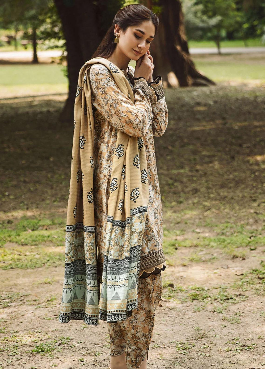 Rang By Motifz Printed Khaddar Suits Unstitched 3 Piece MT23RPK D-4347 - Winter Collection