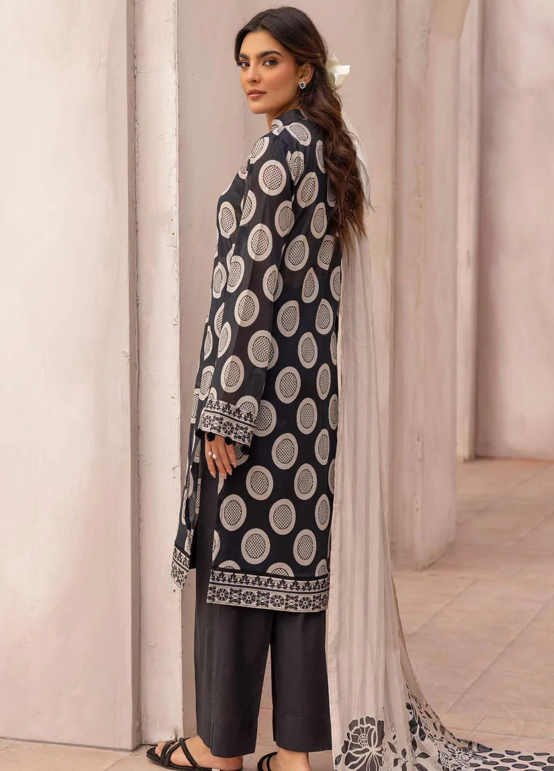 Rang by Motifz Printed Lawn Suit Unstitched 3 Piece MT25RL 5445 Darya - Summer Collection